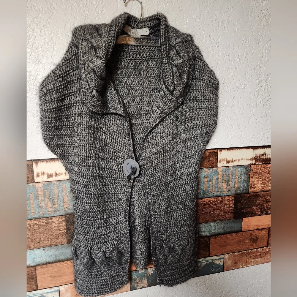 Sweater - Picture 1 of 10